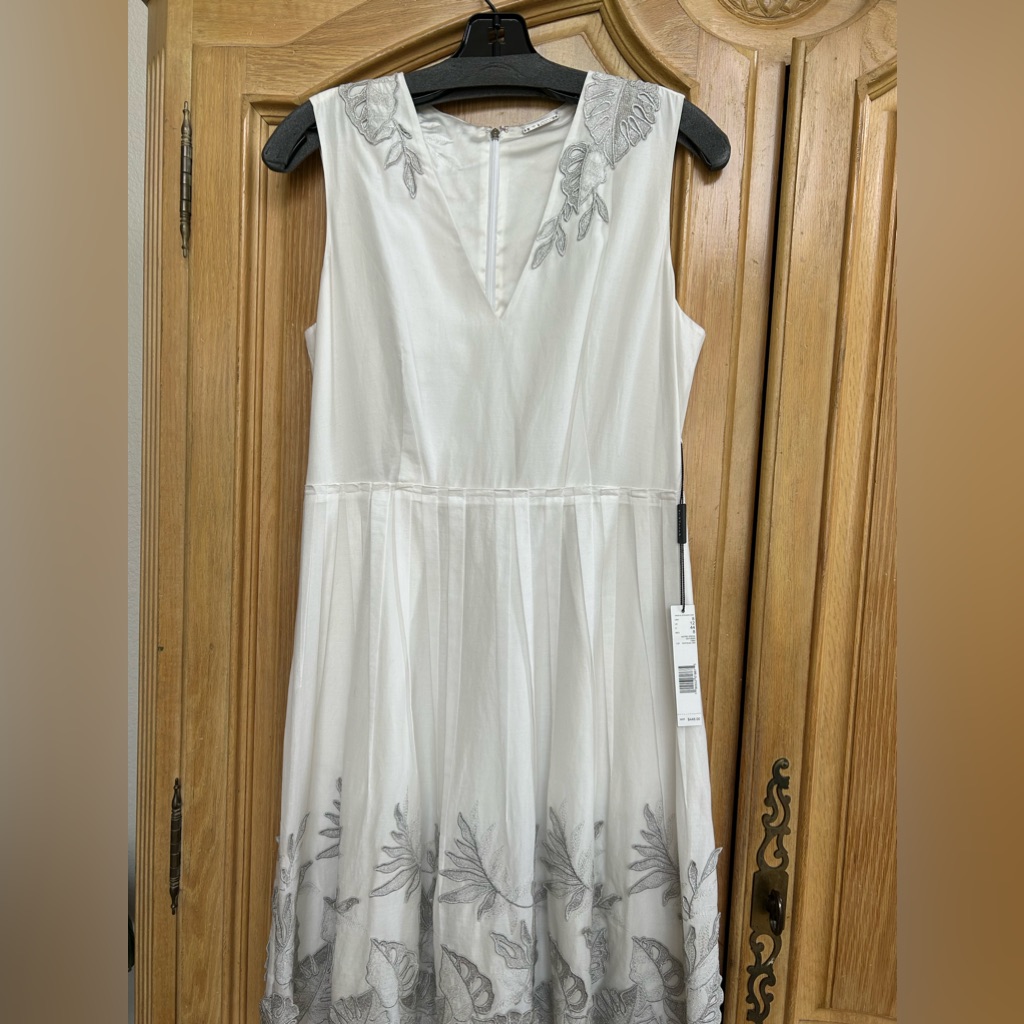 Nwt Elie Tahari Size 8 White 100% Cotton Dress With Silver Appliqus